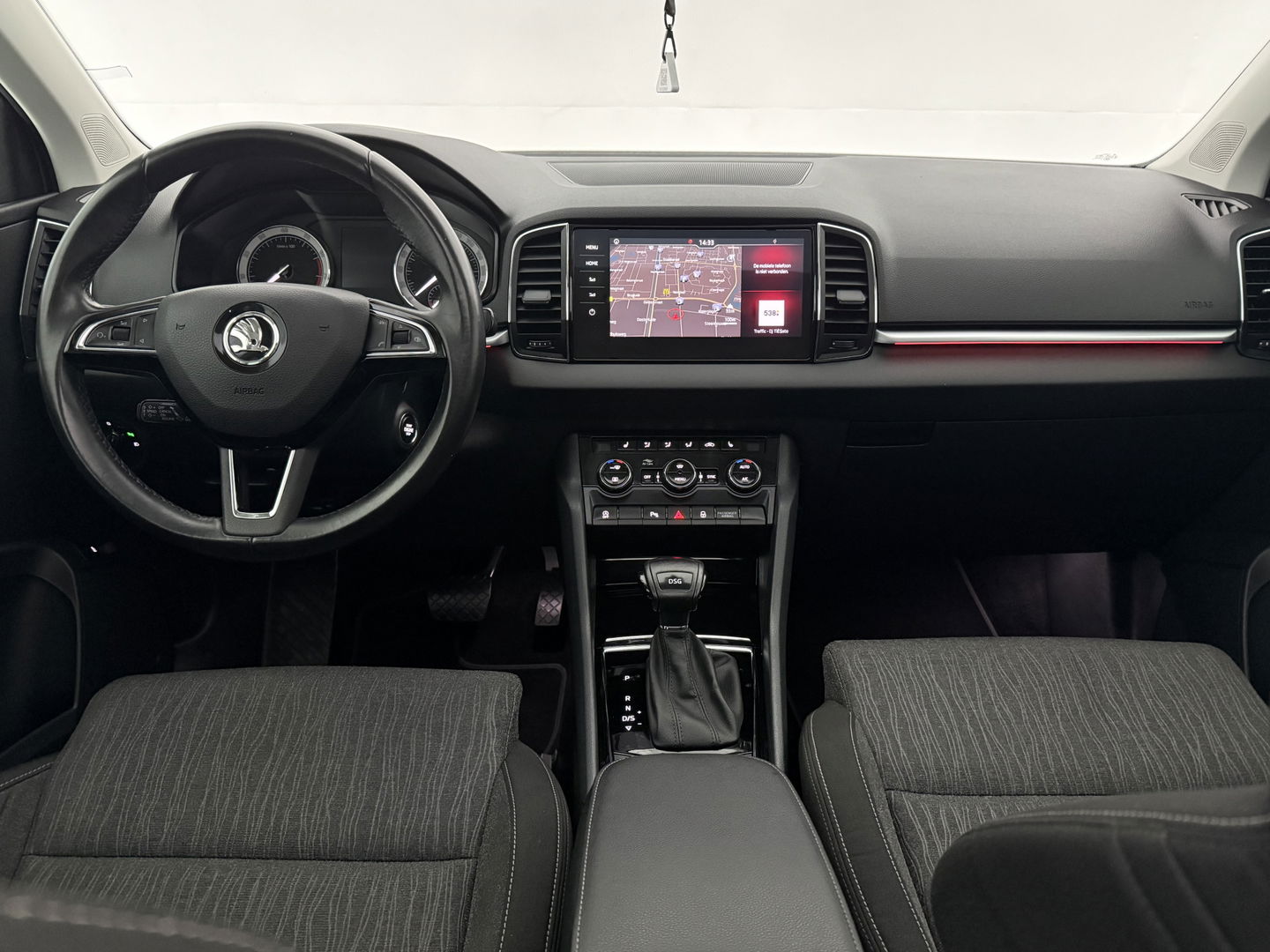 Škoda Karoq 1.5 TSI ACT Style Business | Pano | Sfeer | Camera | Canton | Memory | Trekh. | Carplay | Adap. Cruise | NAP