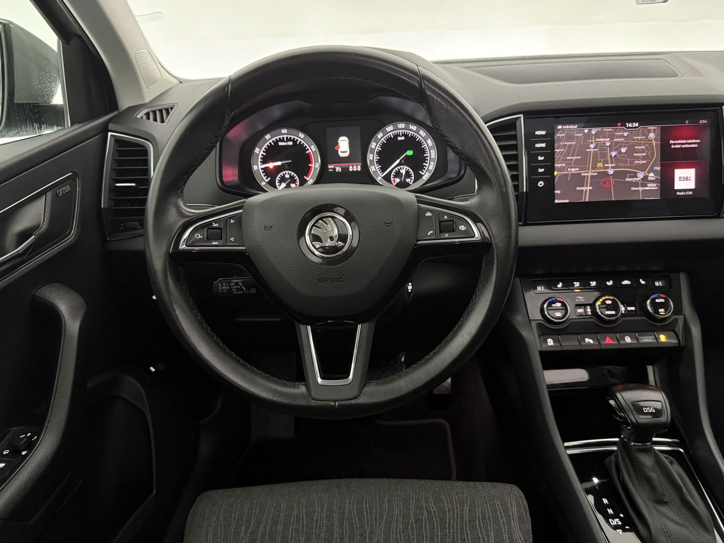 Škoda Karoq 1.5 TSI ACT Style Business | Pano | Sfeer | Camera | Canton | Memory | Trekh. | Carplay | Adap. Cruise | NAP