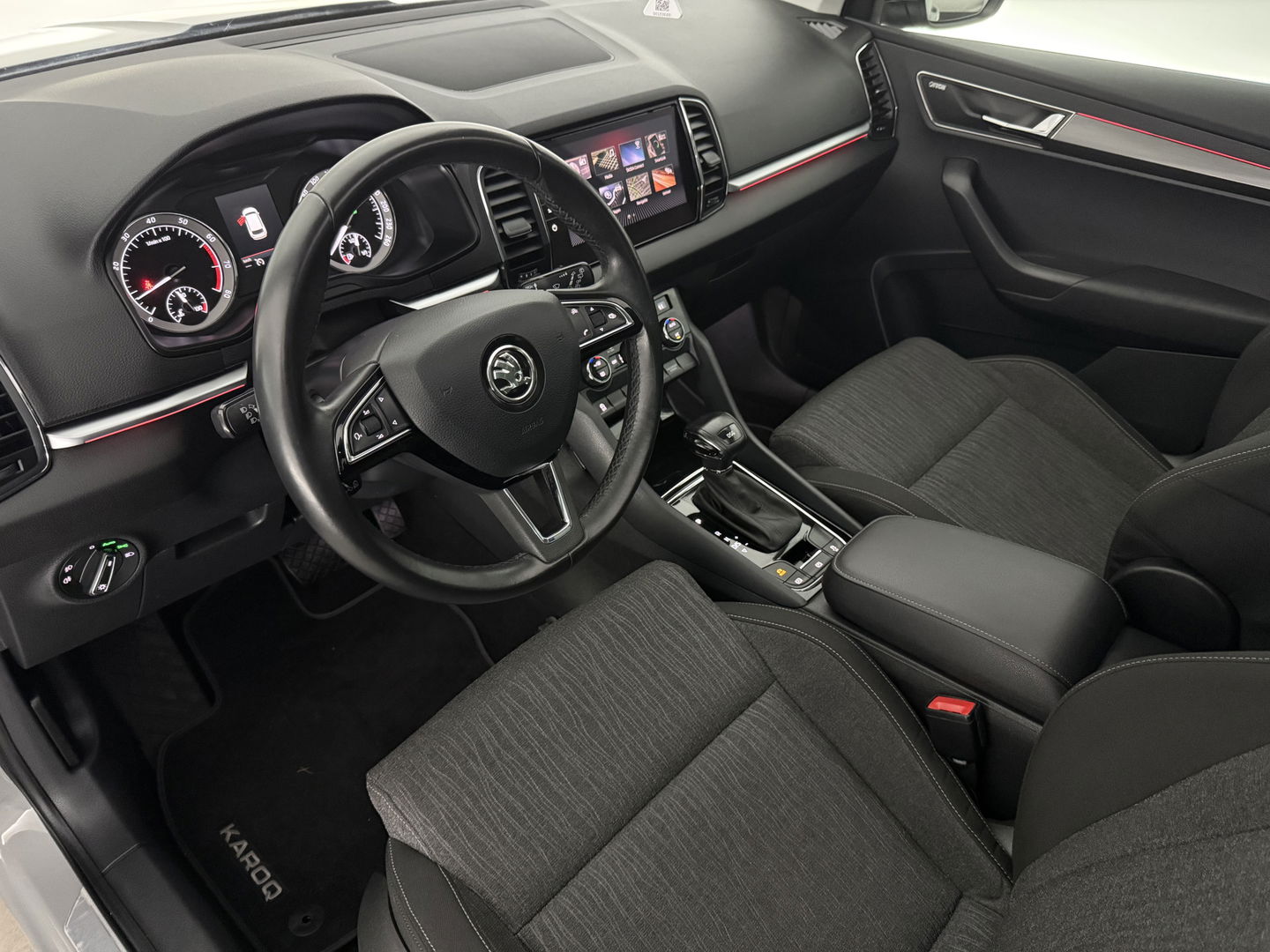 Škoda Karoq 1.5 TSI ACT Style Business | Pano | Sfeer | Camera | Canton | Memory | Trekh. | Carplay | Adap. Cruise | NAP