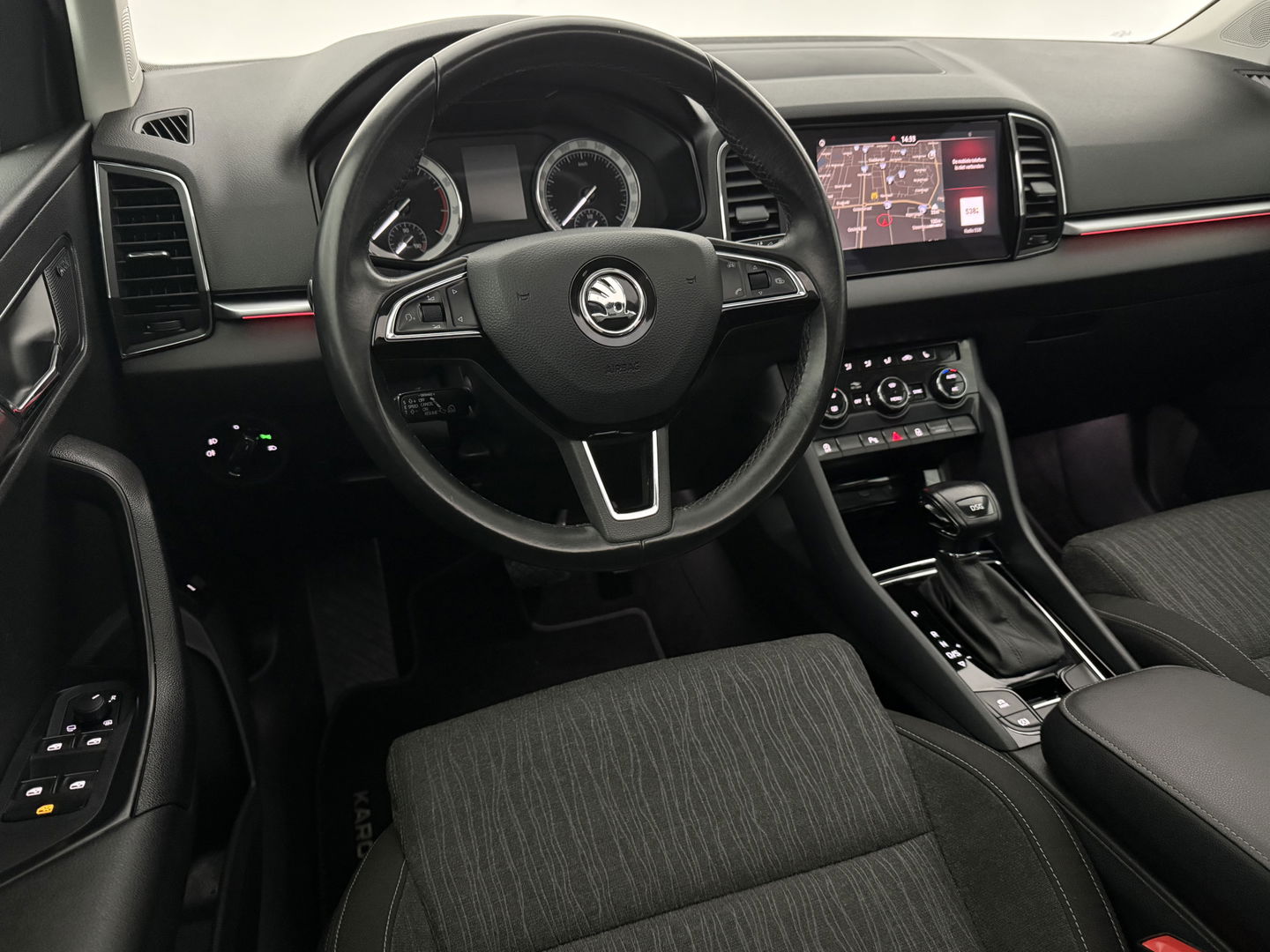 Škoda Karoq 1.5 TSI ACT Style Business | Pano | Sfeer | Camera | Canton | Memory | Trekh. | Carplay | Adap. Cruise | NAP