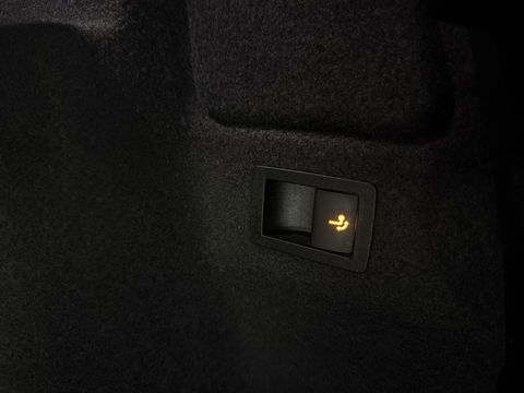 Škoda Karoq 1.5 TSI ACT Style Business | Pano | Sfeer | Camera | Canton | Memory | Trekh. | Carplay | Adap. Cruise | NAP