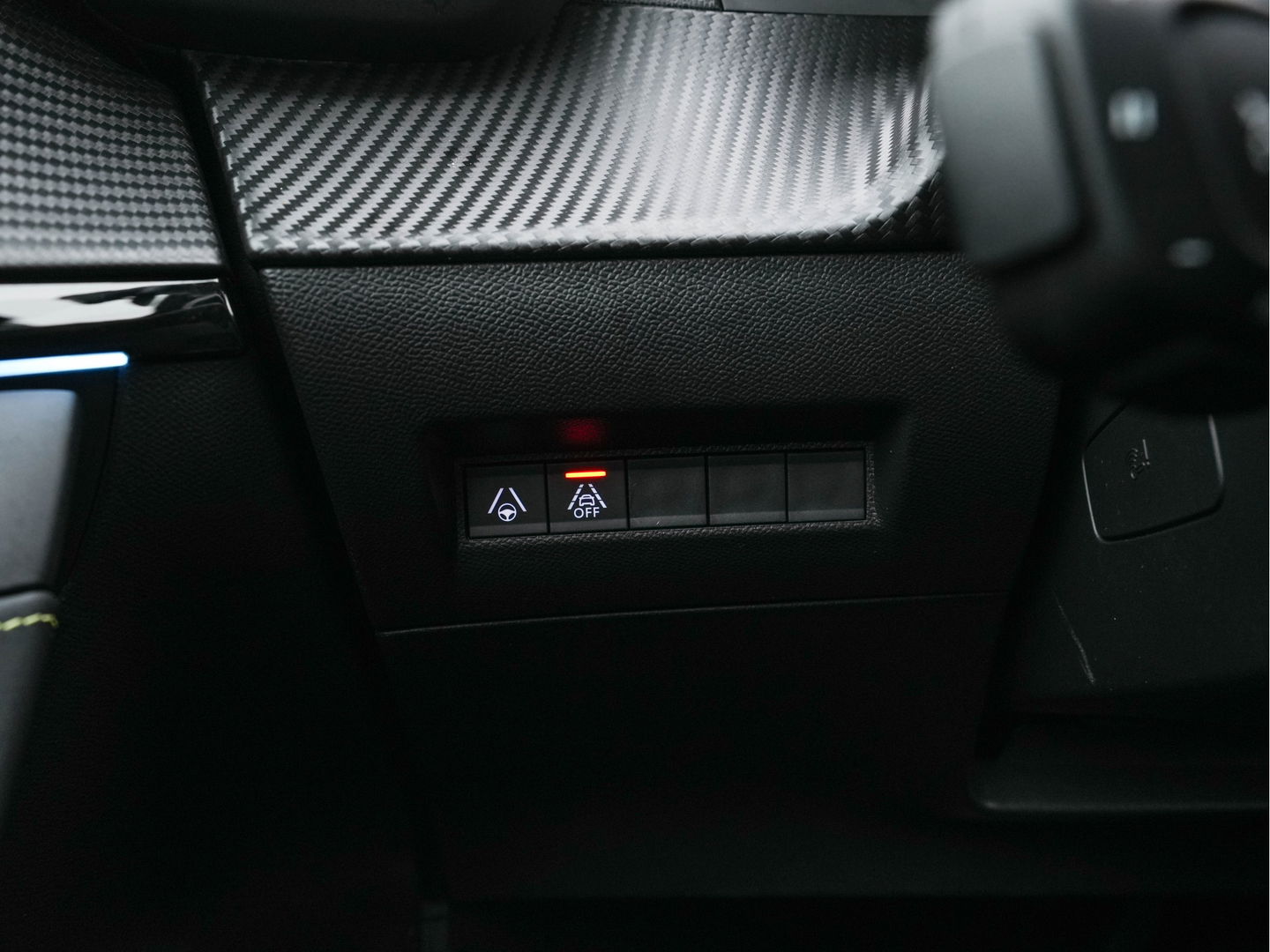 Peugeot e-208 EV GT Pack 50 kWh (3-Fase-11kW) {SOH-86%} (INCL-BTW) *HEATPUMP | PANO | FULL-LED | DIGI-COCKPIT | BLINDSPOT | CAMERA | LEATHER-ALCANTARA | AMBIENTLIGHT | NAVI-FULLMAP | LANE-ASSIST | KEYLESS | DAB | CCS-FASTLOADER | HEATED-SPORTSEATS