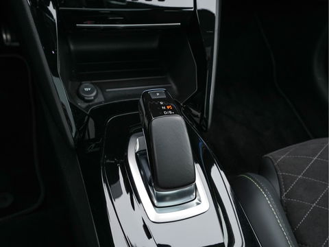Peugeot e-208 EV GT Pack 50 kWh (3-Fase-11kW) {SOH-86%} (INCL-BTW) *HEATPUMP | PANO | FULL-LED | DIGI-COCKPIT | BLINDSPOT | CAMERA | LEATHER-ALCANTARA | AMBIENTLIGHT | NAVI-FULLMAP | LANE-ASSIST | KEYLESS | DAB | CCS-FASTLOADER | HEATED-SPORTSEATS