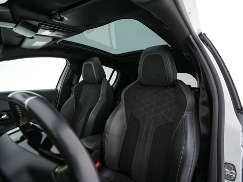 Peugeot e-208 EV GT Pack 50 kWh (3-Fase-11kW) {SOH-86%} (INCL-BTW) *HEATPUMP | PANO | FULL-LED | DIGI-COCKPIT | BLINDSPOT | CAMERA | LEATHER-ALCANTARA | AMBIENTLIGHT | NAVI-FULLMAP | LANE-ASSIST | KEYLESS | DAB | CCS-FASTLOADER | HEATED-SPORTSEATS