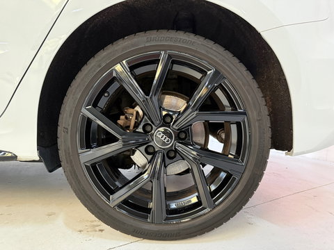 Audi A3 Sportback 40 TFSI e Advanced edition Pano S-line