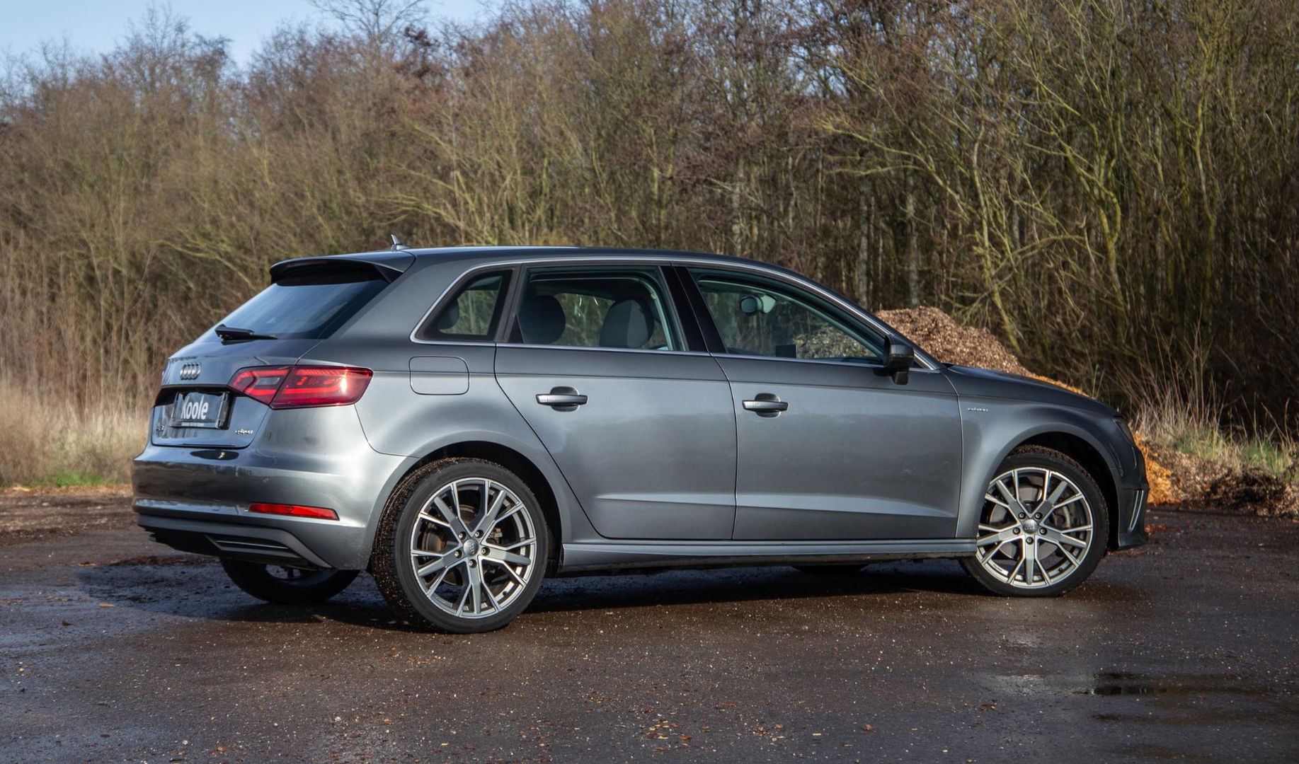 Audi A3 Sportback 1.4 e-tron PHEV Attraction Pro Line plus CARPLAY / CRUISE CONTROLE / STOELVERWARMING / PANORAMA DAK