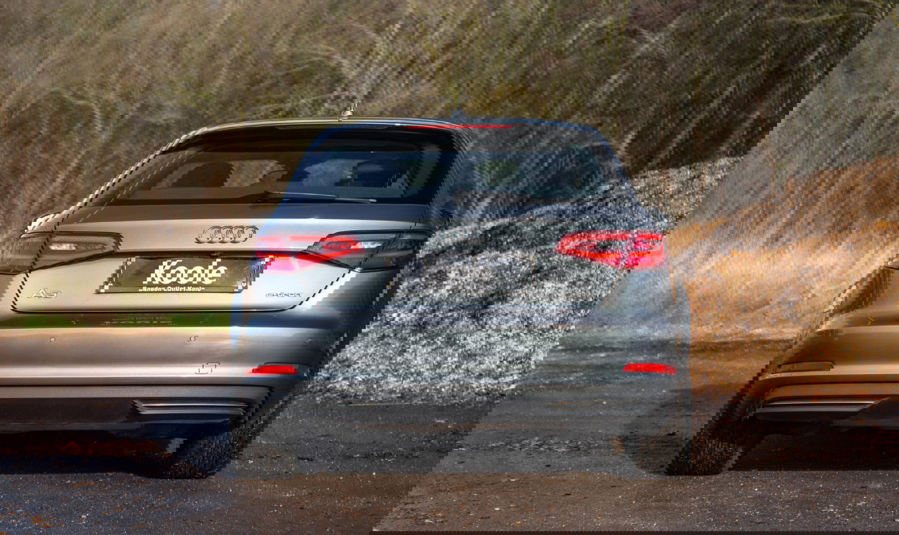 Audi A3 Sportback 1.4 e-tron PHEV Attraction Pro Line plus CARPLAY / CRUISE CONTROLE / STOELVERWARMING / PANORAMA DAK