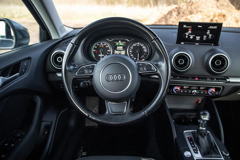 Audi A3 Sportback 1.4 e-tron PHEV Attraction Pro Line plus CARPLAY / CRUISE CONTROLE / STOELVERWARMING / PANORAMA DAK