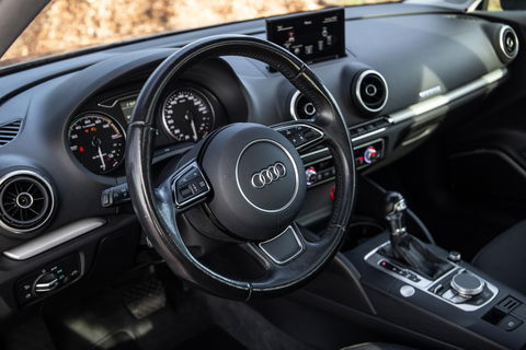 Audi A3 Sportback 1.4 e-tron PHEV Attraction Pro Line plus CARPLAY / CRUISE CONTROLE / STOELVERWARMING / PANORAMA DAK