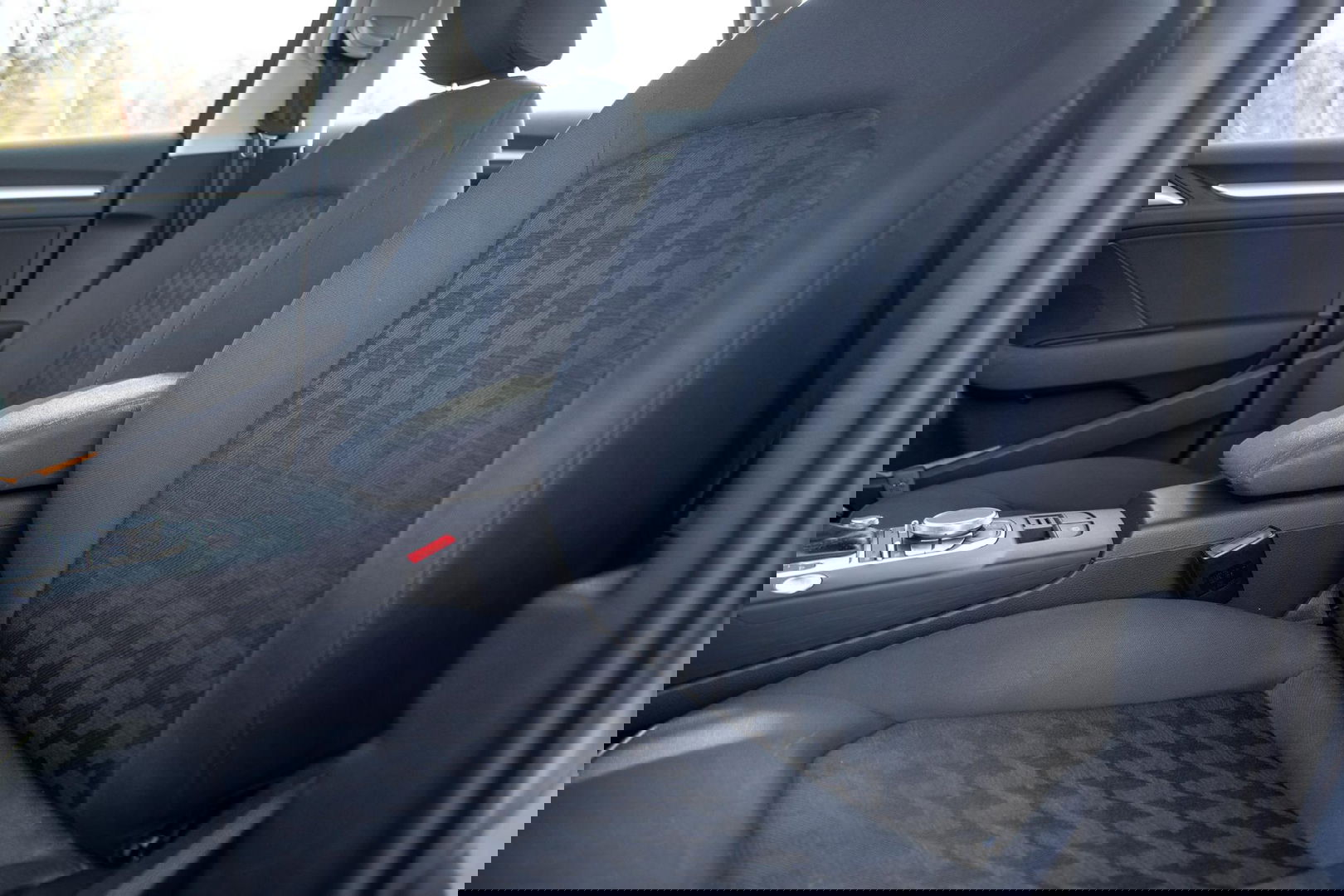 Audi A3 Sportback 1.4 e-tron PHEV Attraction Pro Line plus CARPLAY / CRUISE CONTROLE / STOELVERWARMING / PANORAMA DAK