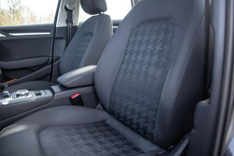 Audi A3 Sportback 1.4 e-tron PHEV Attraction Pro Line plus CARPLAY / CRUISE CONTROLE / STOELVERWARMING / PANORAMA DAK