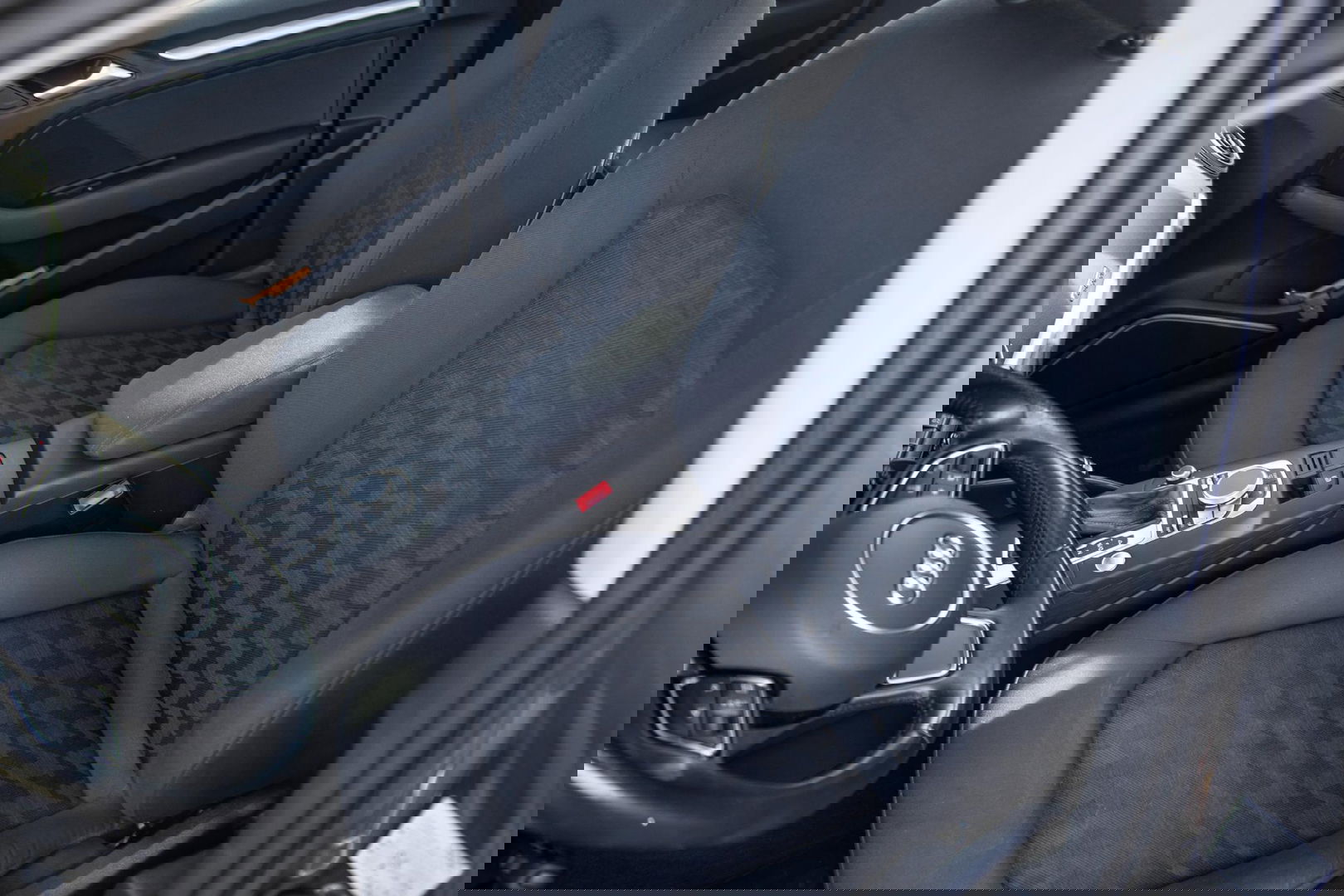 Audi A3 Sportback 1.4 e-tron PHEV Attraction Pro Line plus CARPLAY / CRUISE CONTROLE / STOELVERWARMING / PANORAMA DAK