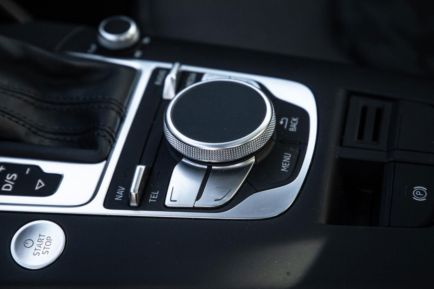 Audi A3 Sportback 1.4 e-tron PHEV Attraction Pro Line plus CARPLAY / CRUISE CONTROLE / STOELVERWARMING / PANORAMA DAK