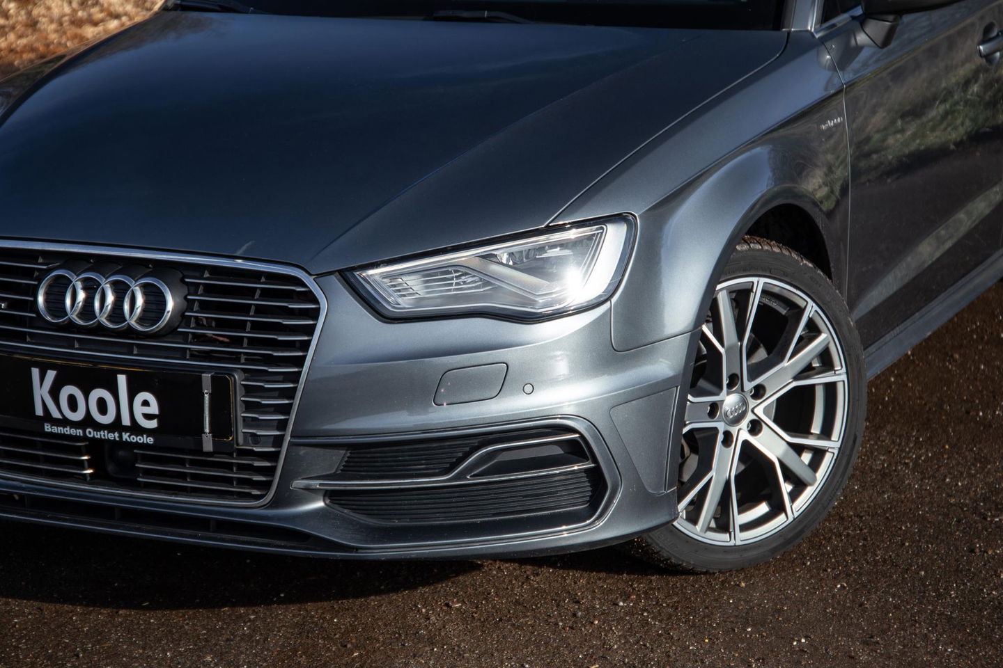 Audi A3 Sportback 1.4 e-tron PHEV Attraction Pro Line plus CARPLAY / CRUISE CONTROLE / STOELVERWARMING / PANORAMA DAK