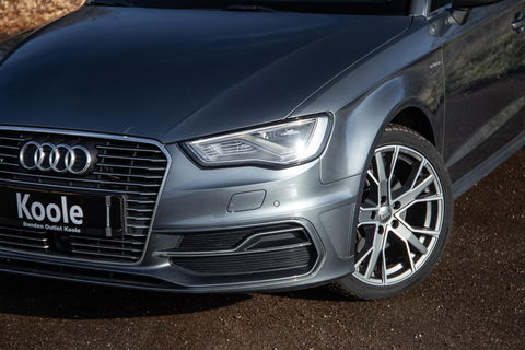Audi A3 Sportback 1.4 e-tron PHEV Attraction Pro Line plus CARPLAY / CRUISE CONTROLE / STOELVERWARMING / PANORAMA DAK