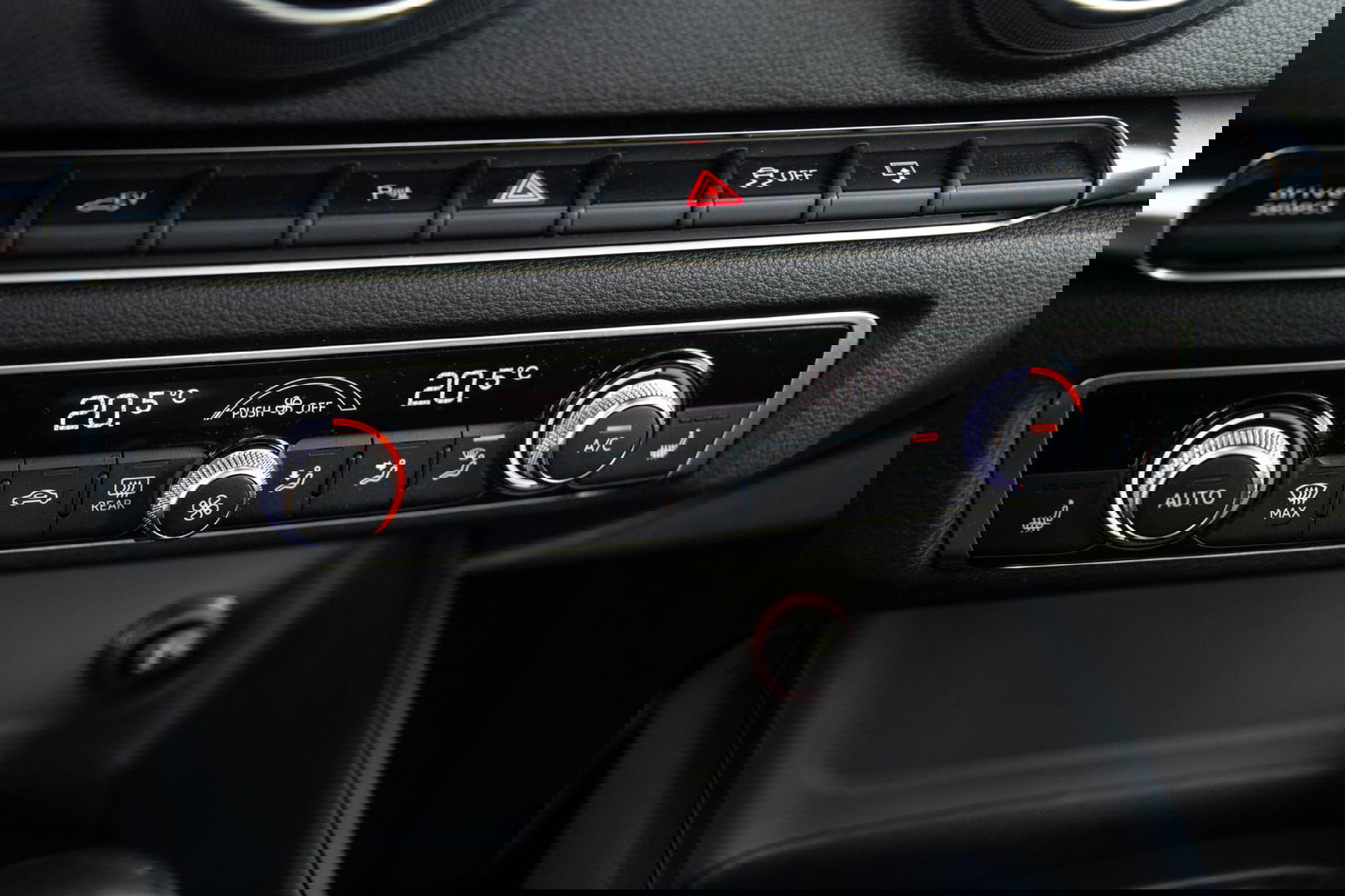 Audi A3 Sportback 1.4 e-tron PHEV Attraction Pro Line plus CARPLAY / CRUISE CONTROLE / STOELVERWARMING / PANORAMA DAK