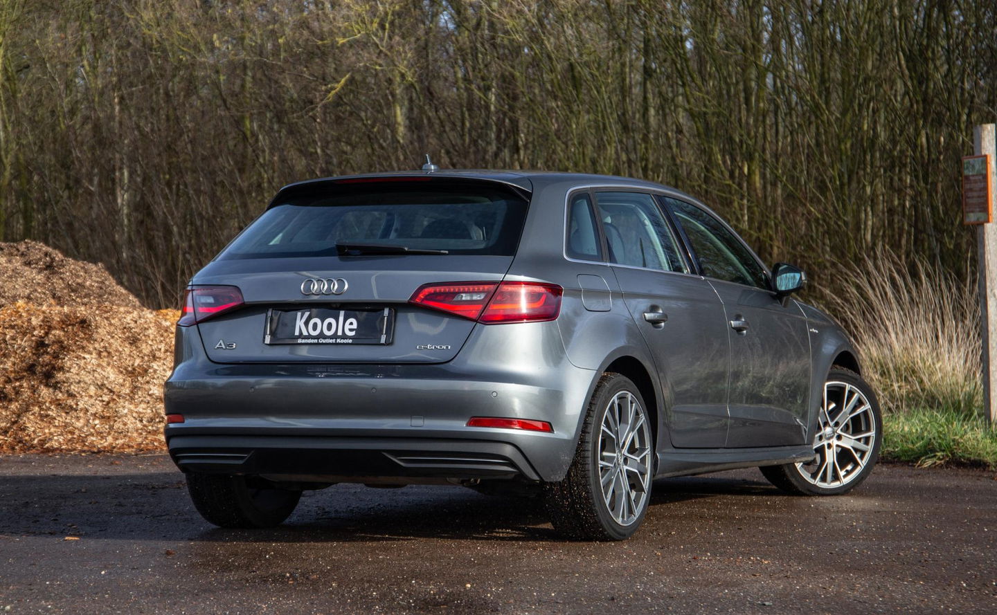 Audi A3 Sportback 1.4 e-tron PHEV Attraction Pro Line plus CARPLAY / CRUISE CONTROLE / STOELVERWARMING / PANORAMA DAK