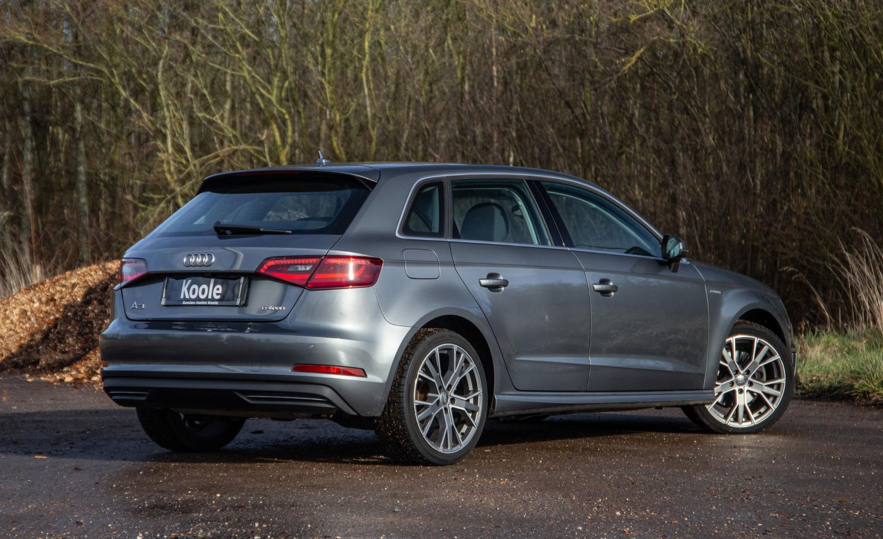 Audi A3 Sportback 1.4 e-tron PHEV Attraction Pro Line plus CARPLAY / CRUISE CONTROLE / STOELVERWARMING / PANORAMA DAK