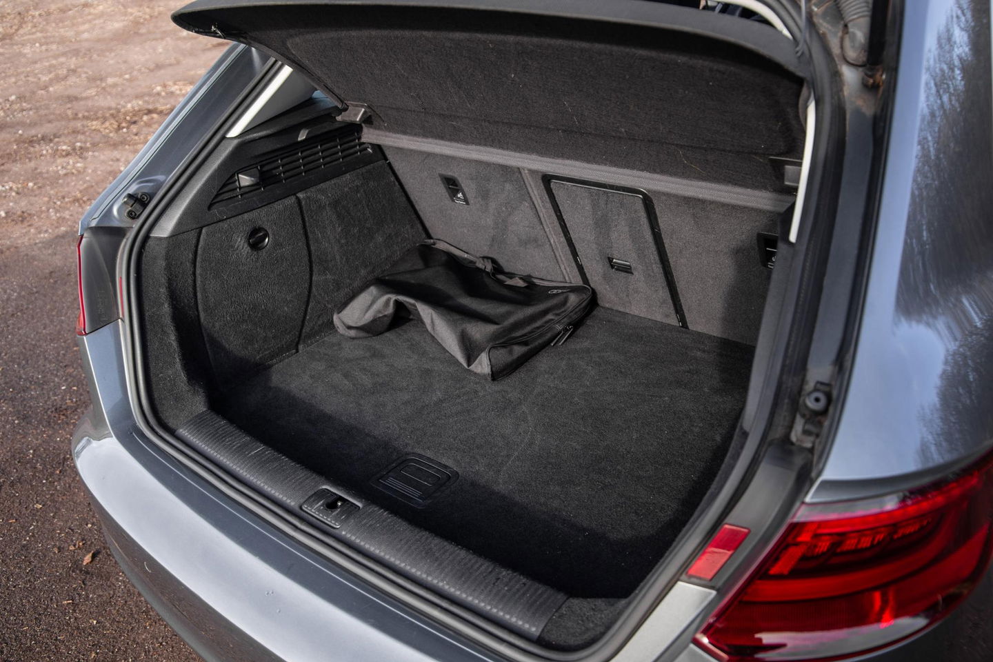 Audi A3 Sportback 1.4 e-tron PHEV Attraction Pro Line plus CARPLAY / CRUISE CONTROLE / STOELVERWARMING / PANORAMA DAK