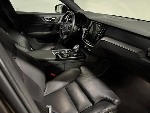 Volvo V60 2.0 T8 Twin Engine AWD Inscription PANO KEYLESS