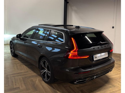 Volvo V60 2.0 T8 Twin Engine AWD Inscription PANO KEYLESS