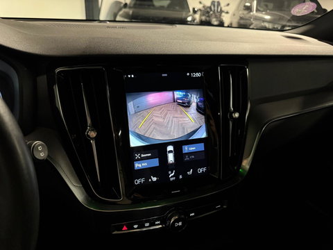 Volvo V60 2.0 T8 Twin Engine AWD Inscription PANO KEYLESS