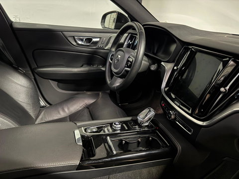 Volvo V60 2.0 T8 Twin Engine AWD Inscription PANO KEYLESS