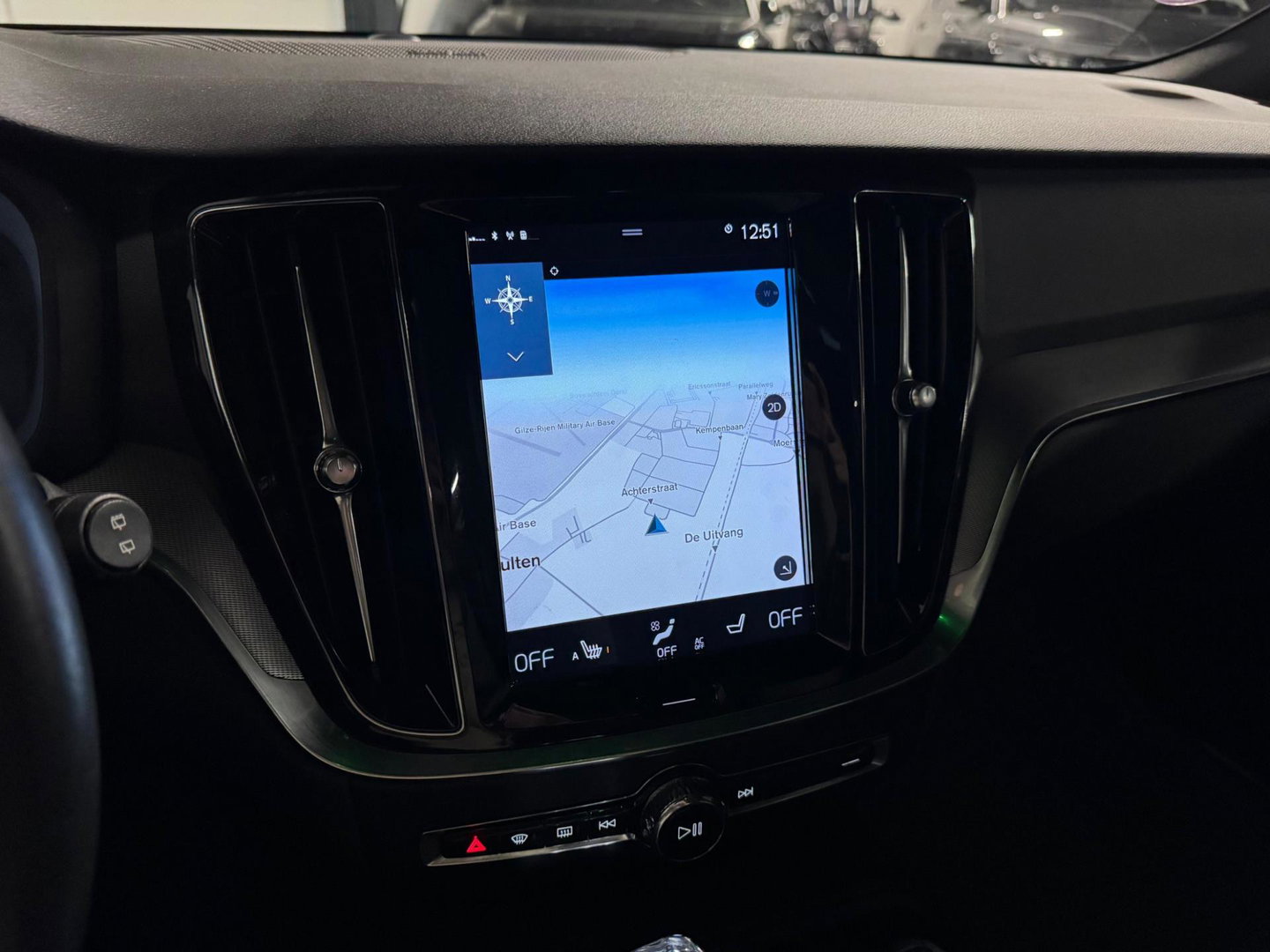 Volvo V60 2.0 T8 Twin Engine AWD Inscription PANO KEYLESS