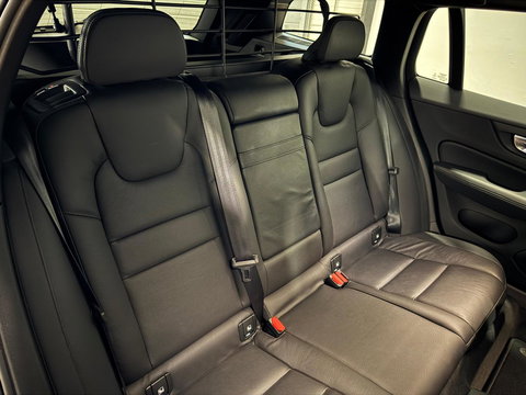 Volvo V60 2.0 T8 Twin Engine AWD Inscription PANO KEYLESS