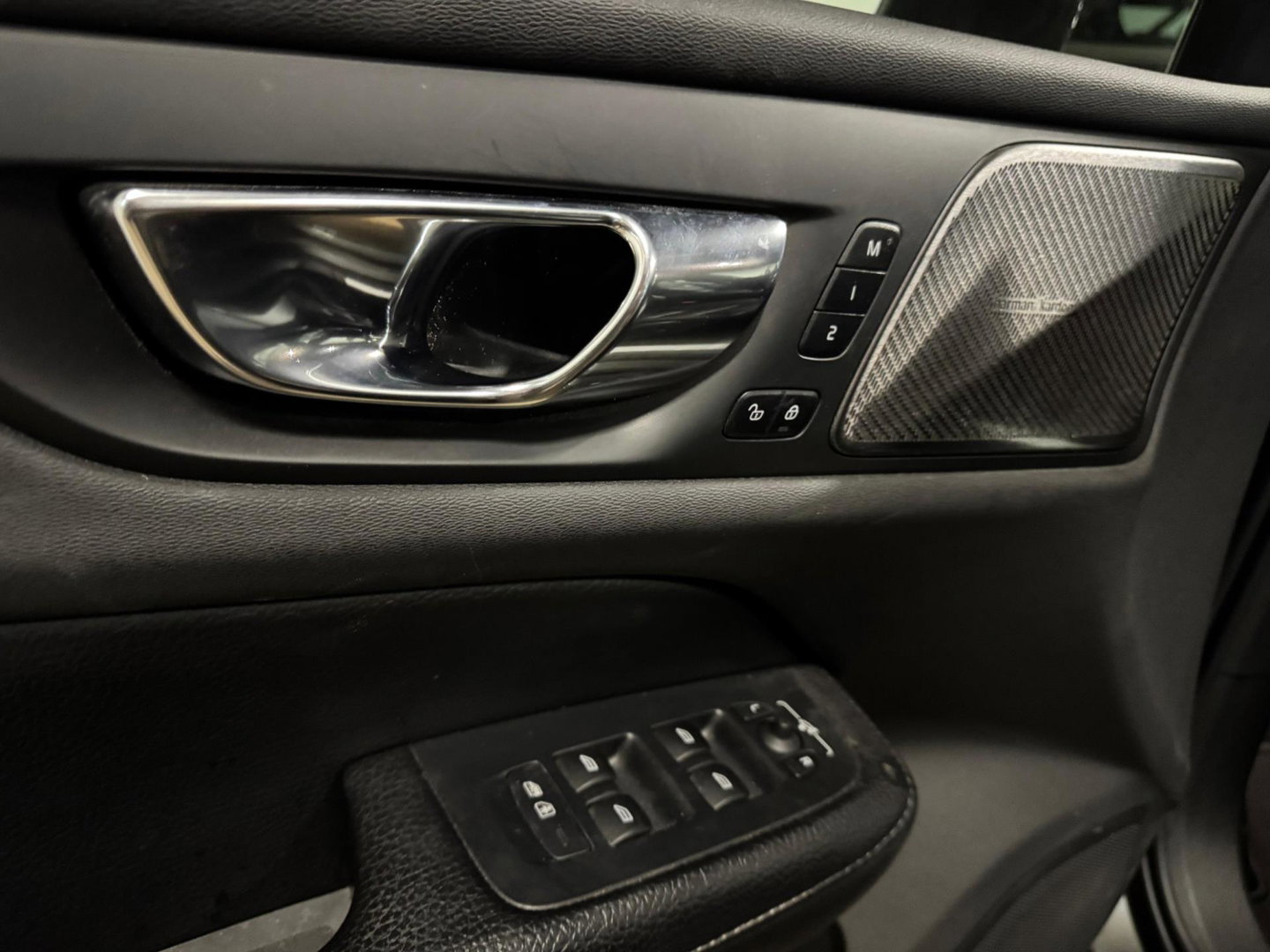 Volvo V60 2.0 T8 Twin Engine AWD Inscription PANO KEYLESS