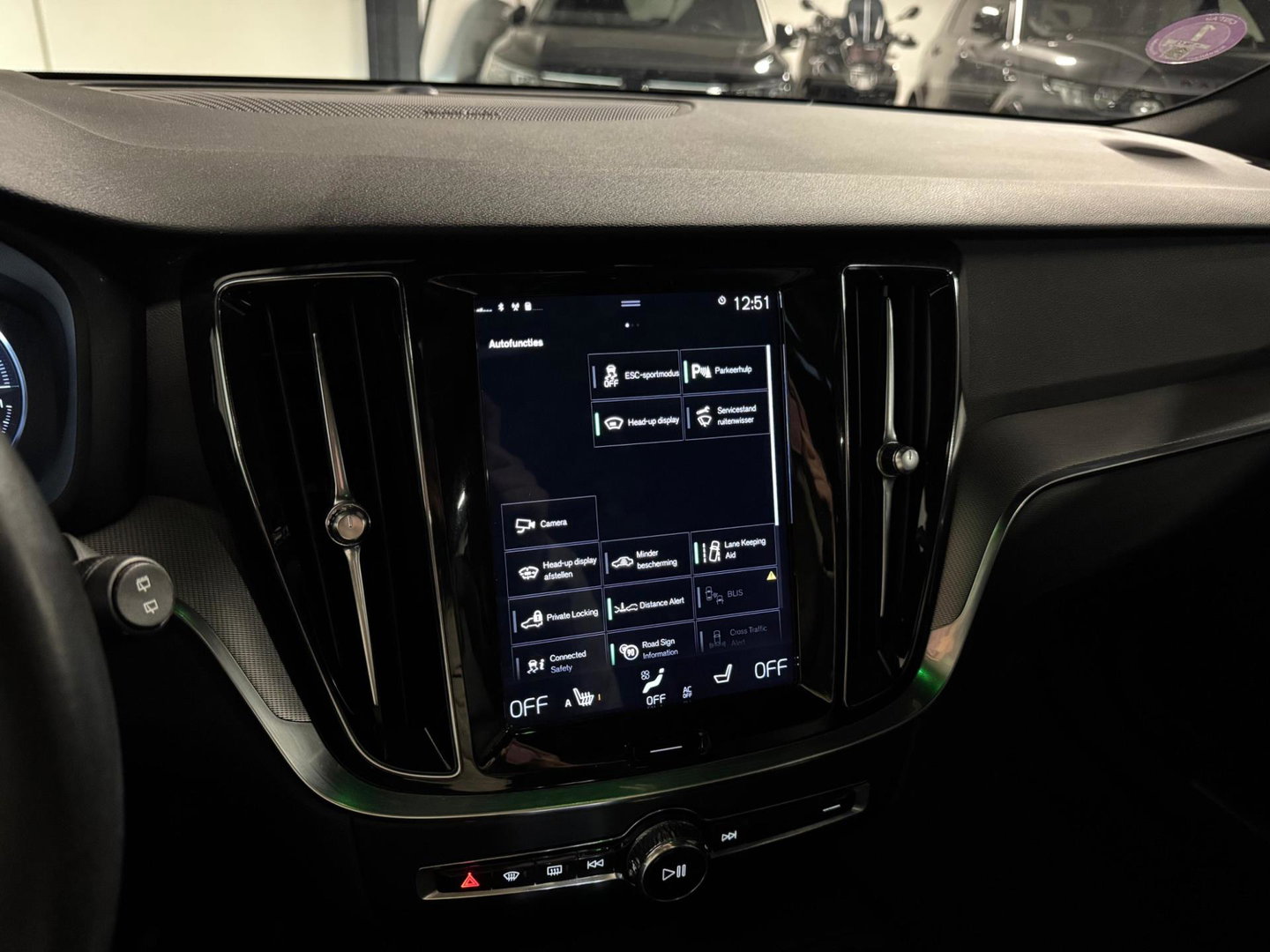 Volvo V60 2.0 T8 Twin Engine AWD Inscription PANO KEYLESS