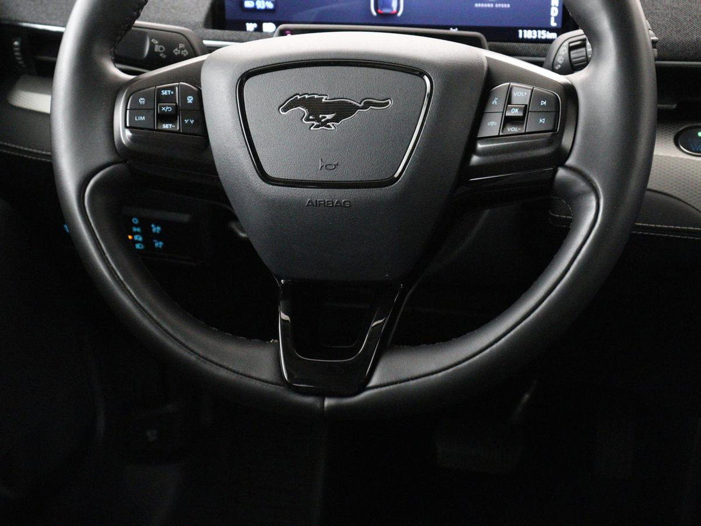 Ford Mustang Mach-E Extended RWD 98 kWh | SOH 92% | Panoramadak | Leder | 360 Camera | Stoelverwarming | B&O Sound | Adaptive cruise | Park Assist | Keyless