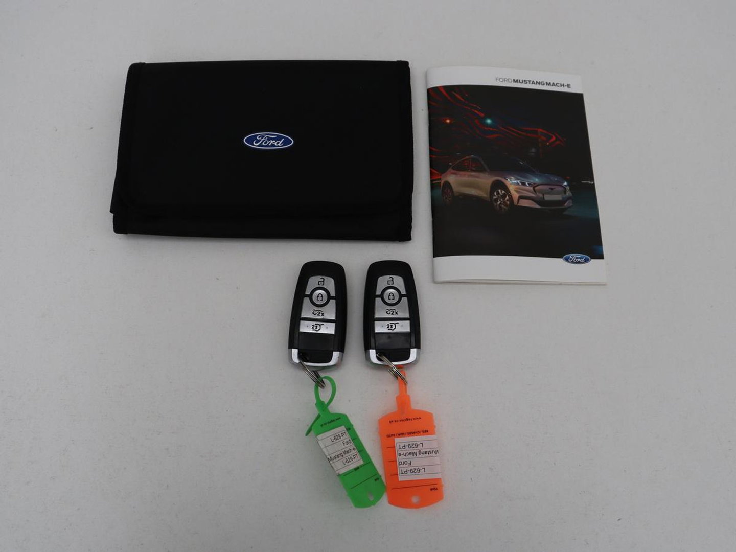 Ford Mustang Mach-E Extended RWD 98 kWh | SOH 92% | Panoramadak | Leder | 360 Camera | Stoelverwarming | B&O Sound | Adaptive cruise | Park Assist | Keyless