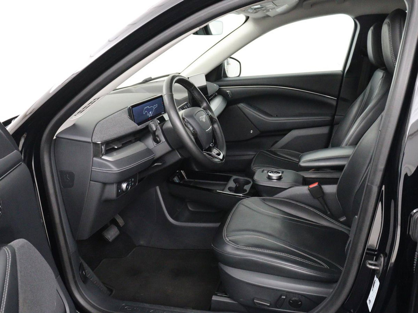 Ford Mustang Mach-E Extended RWD 98 kWh | SOH 92% | Panoramadak | Leder | 360 Camera | Stoelverwarming | B&O Sound | Adaptive cruise | Park Assist | Keyless