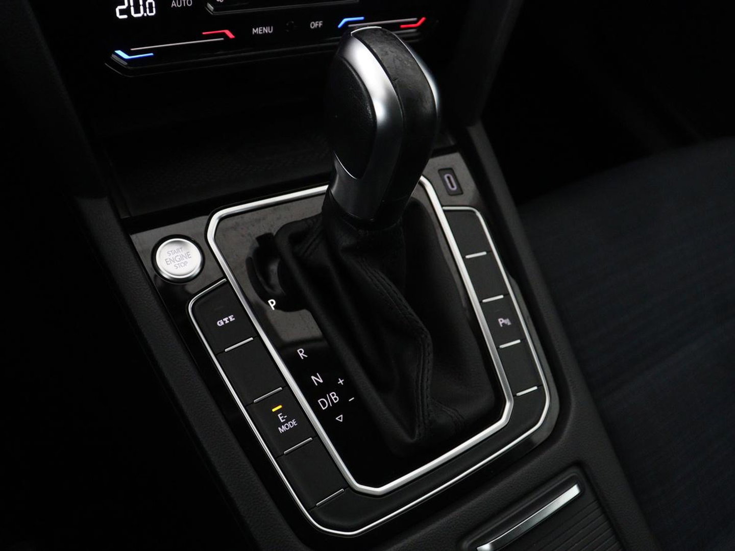 Volkswagen Passat 1.4 TSI PHEV GTE | Stoelverwarming | Virtual Cockpit | Camera | Adaptive cruise | Carplay | Massage | Matrix LED | Navigatie | Side Assist | Achterbankverwarming | Plug In