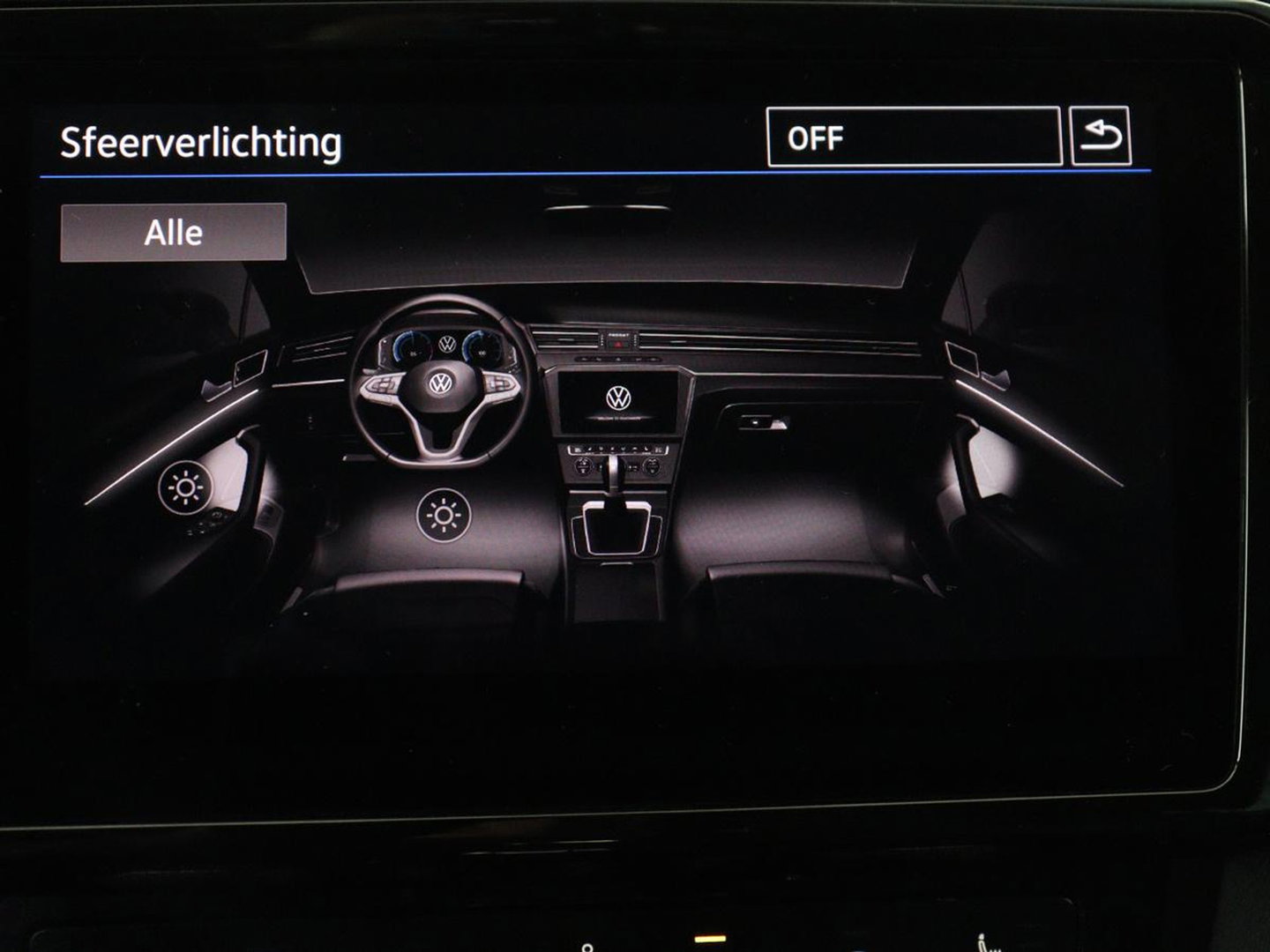 Volkswagen Passat 1.4 TSI PHEV GTE | Stoelverwarming | Virtual Cockpit | Camera | Adaptive cruise | Carplay | Massage | Matrix LED | Navigatie | Side Assist | Achterbankverwarming | Plug In