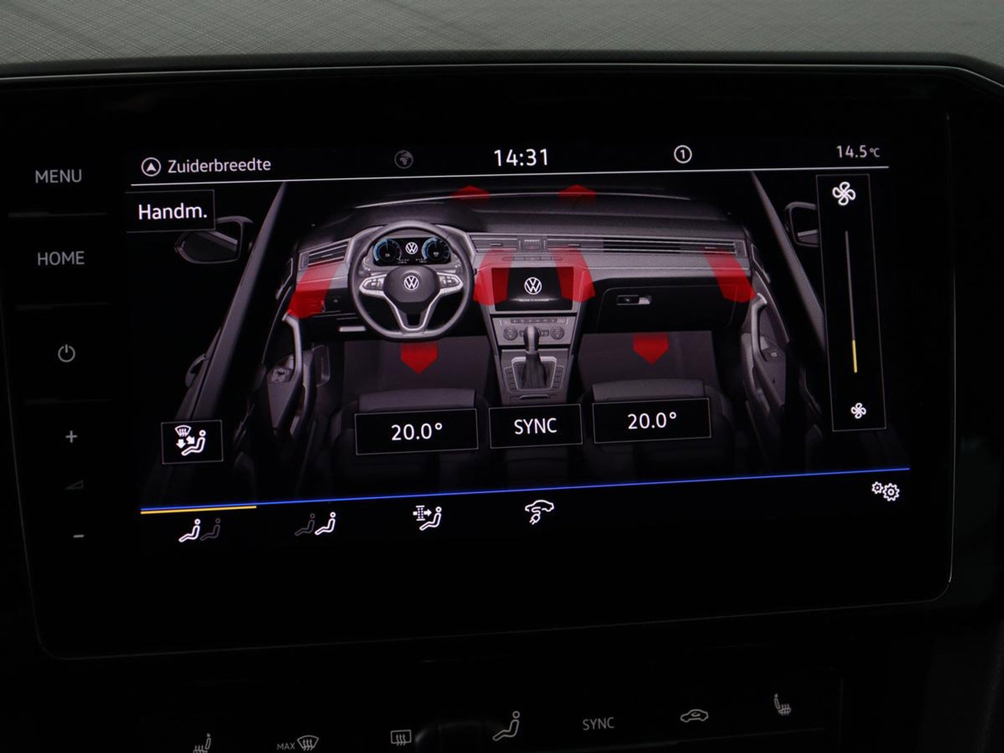 Volkswagen Passat 1.4 TSI PHEV GTE | Stoelverwarming | Virtual Cockpit | Camera | Adaptive cruise | Carplay | Massage | Matrix LED | Navigatie | Side Assist | Achterbankverwarming | Plug In