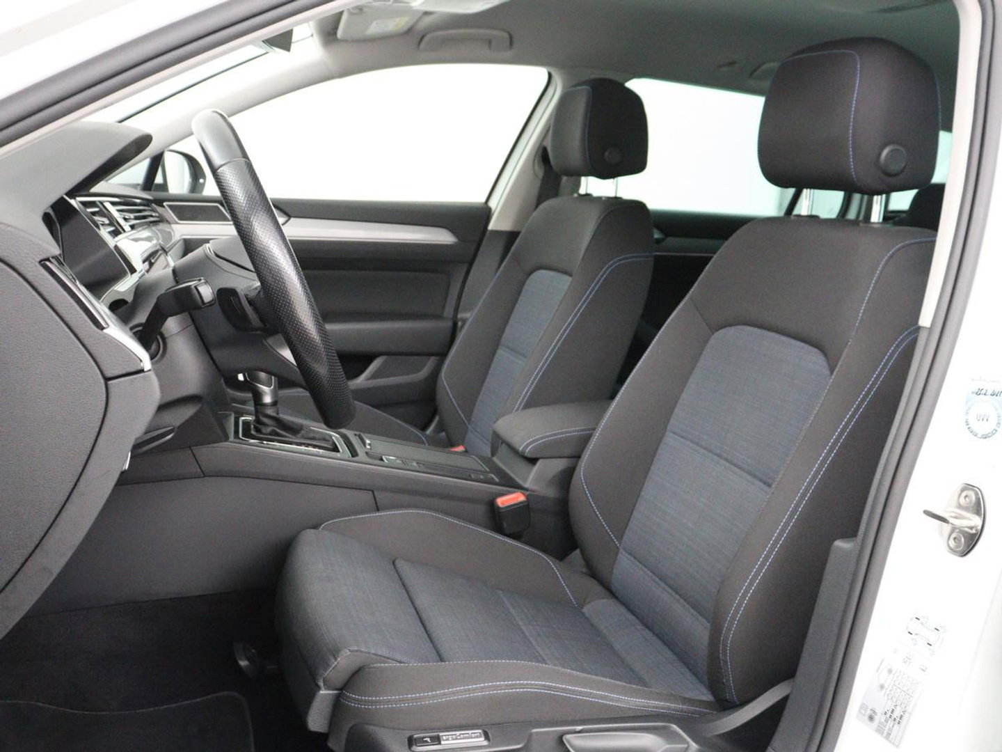 Volkswagen Passat 1.4 TSI PHEV GTE | Stoelverwarming | Virtual Cockpit | Camera | Adaptive cruise | Carplay | Massage | Matrix LED | Navigatie | Side Assist | Achterbankverwarming | Plug In