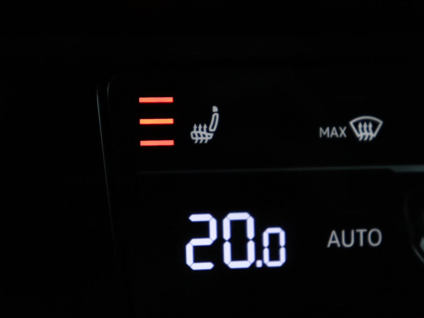 Volkswagen Passat 1.4 TSI PHEV GTE | Stoelverwarming | Virtual Cockpit | Camera | Adaptive cruise | Carplay | Massage | Matrix LED | Navigatie | Side Assist | Achterbankverwarming | Plug In