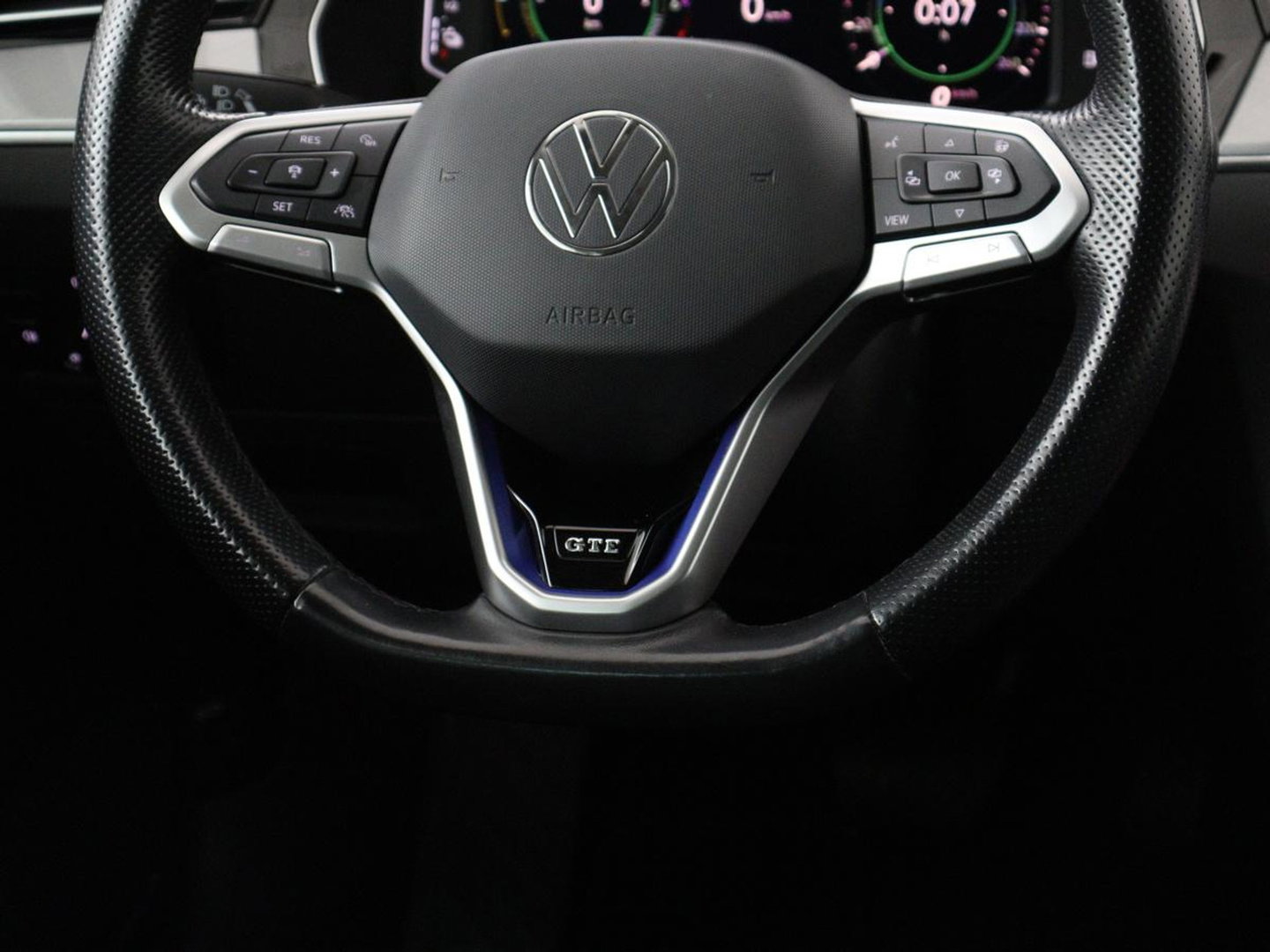 Volkswagen Passat 1.4 TSI PHEV GTE | Stoelverwarming | Virtual Cockpit | Camera | Adaptive cruise | Carplay | Massage | Matrix LED | Navigatie | Side Assist | Achterbankverwarming | Plug In