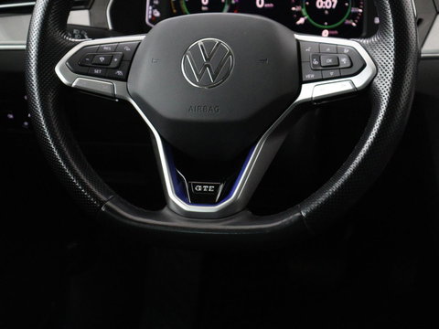 Volkswagen Passat 1.4 TSI PHEV GTE | Stoelverwarming | Virtual Cockpit | Camera | Adaptive cruise | Carplay | Massage | Matrix LED | Navigatie | Side Assist | Achterbankverwarming | Plug In