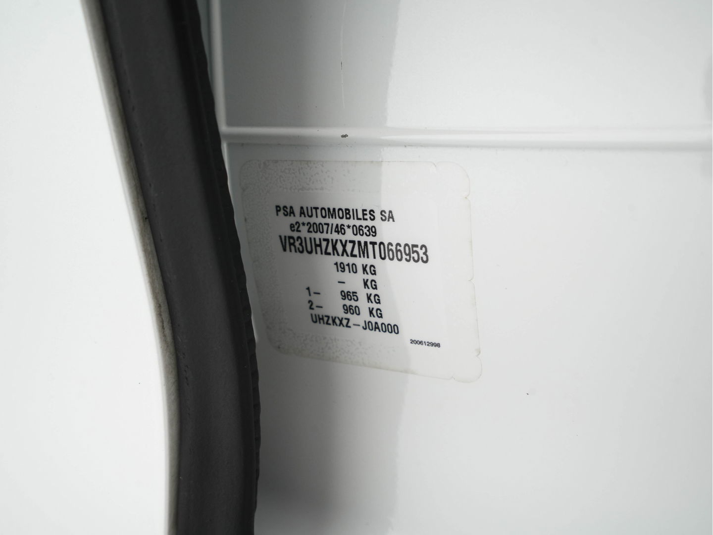 Peugeot e-208 EV GT Pack 50 kWh (3-Fase-11kW) {SOH-86%} (INCL-BTW) *HEATPUMP | PANO | FULL-LED | DIGI-COCKPIT | BLINDSPOT | CAMERA | LEATHER-ALCANTARA | AMBIENTLIGHT | NAVI-FULLMAP | LANE-ASSIST | KEYLESS | DAB | CCS-FASTLOADER | HEATED-SPORTSEATS