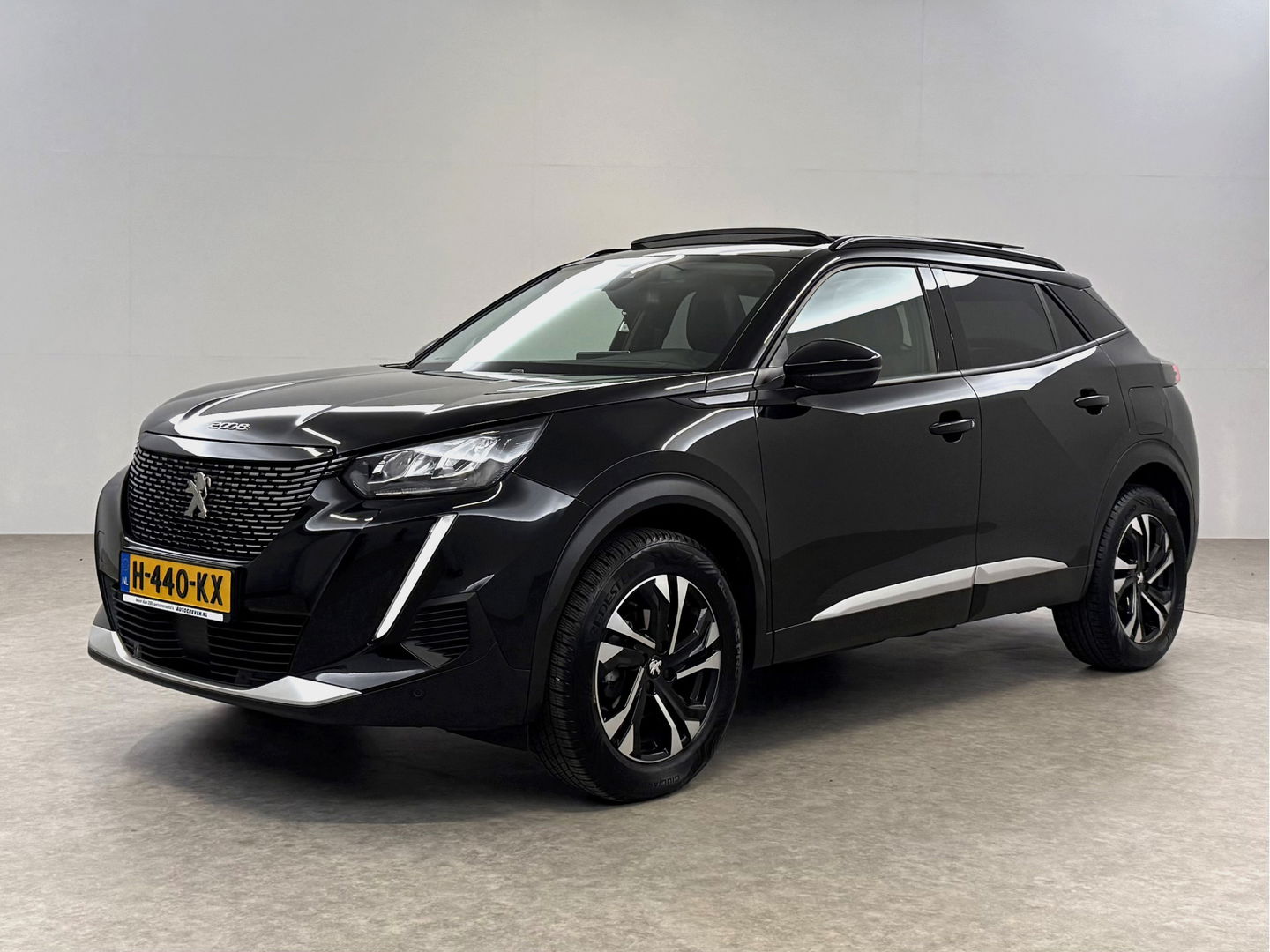Peugeot 2008 1.2 PureTech 130pk Allure | Pano | Camera | Virtual | Trekh. | Carplay | Cruise | Navi | NAP