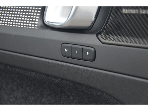 Volvo XC40 Recharge Pro | Panoramadak | Stoel + Stuur Verwarmd | Harman/Kardon | 360° Camera | BLIS | Memory |