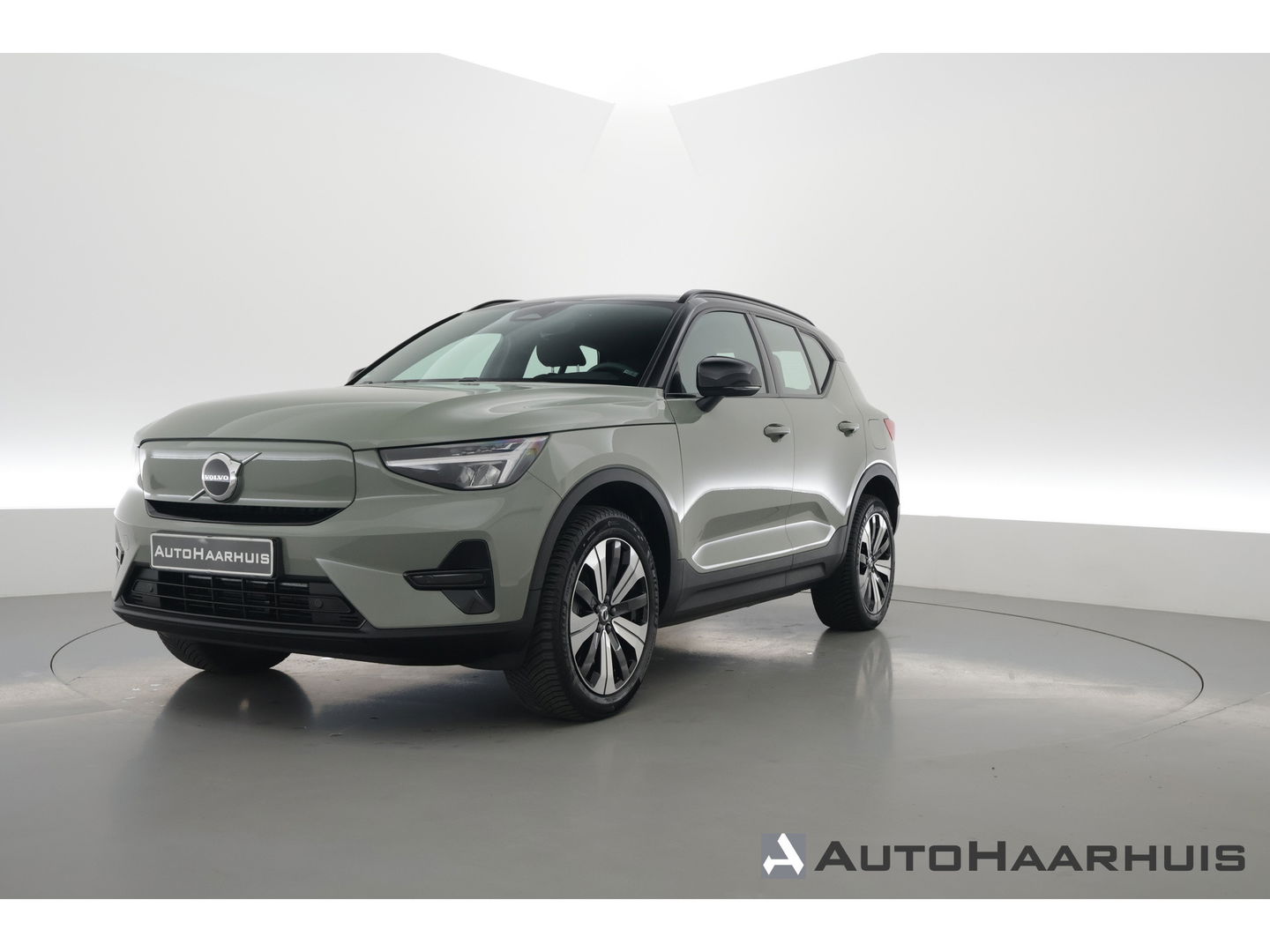 Volvo XC40 Recharge Plus 70 kWh | Pilot Assist | Stoel- Stuurverw. | All Seasons | Camera | Google info.