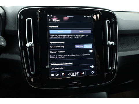 Volvo XC40 Recharge Plus 70 kWh | Pilot Assist | Stoel- Stuurverw. | All Seasons | Camera | Google info.