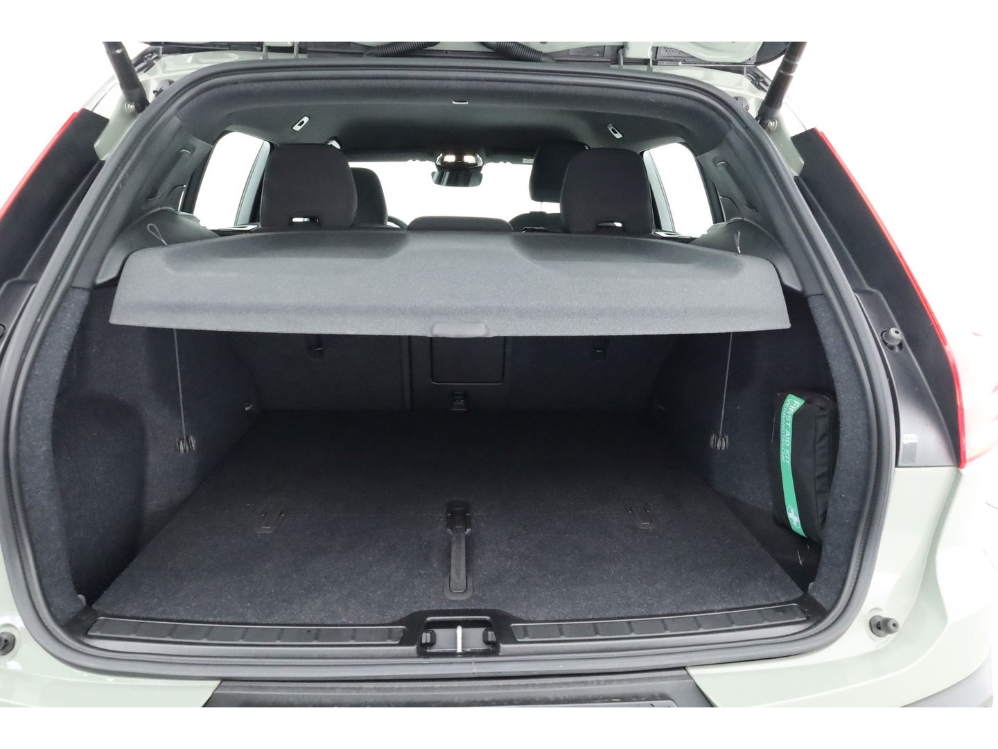 Volvo XC40 Recharge Plus 70 kWh | Pilot Assist | Stoel- Stuurverw. | All Seasons | Camera | Google info.