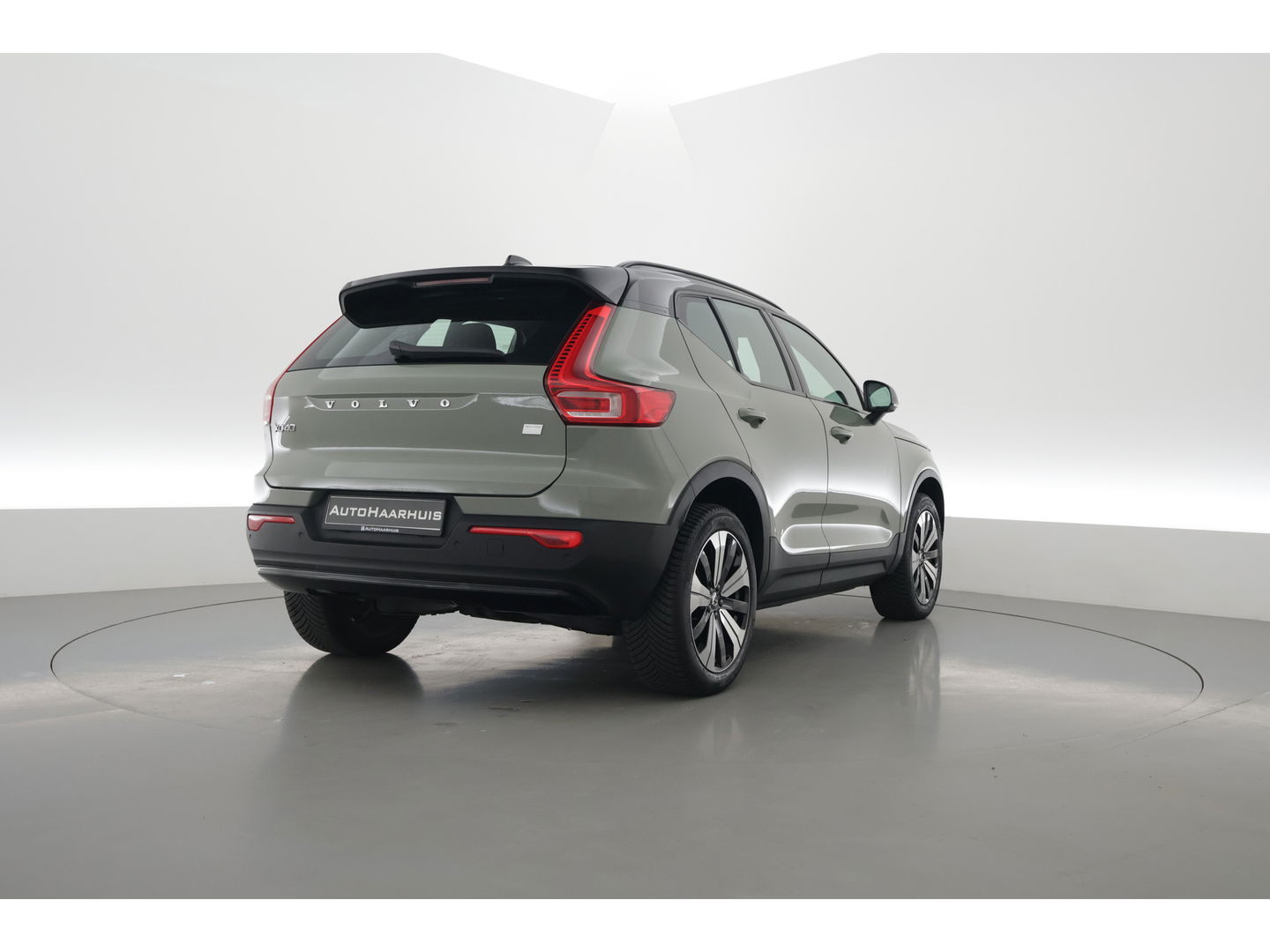 Volvo XC40 Recharge Plus 70 kWh | Pilot Assist | Stoel- Stuurverw. | All Seasons | Camera | Google info.