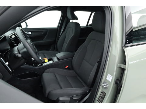 Volvo XC40 Recharge Plus 70 kWh | Pilot Assist | Stoel- Stuurverw. | All Seasons | Camera | Google info.