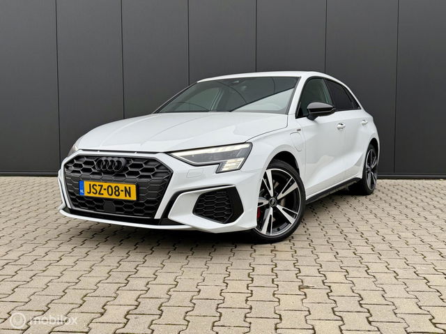 Audi A3 - Sportback 45 TFSI S-Line B&O/Matrix/Ambient/Trekhaak/BTW!
